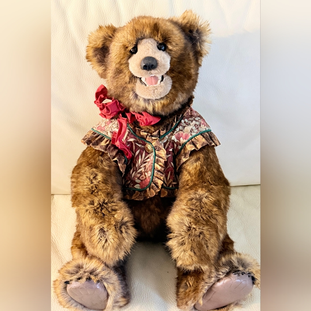 Vintage Beaver Balley1994 Blush Bear with Floral Vest and Red Bow - Picture 2 of 12